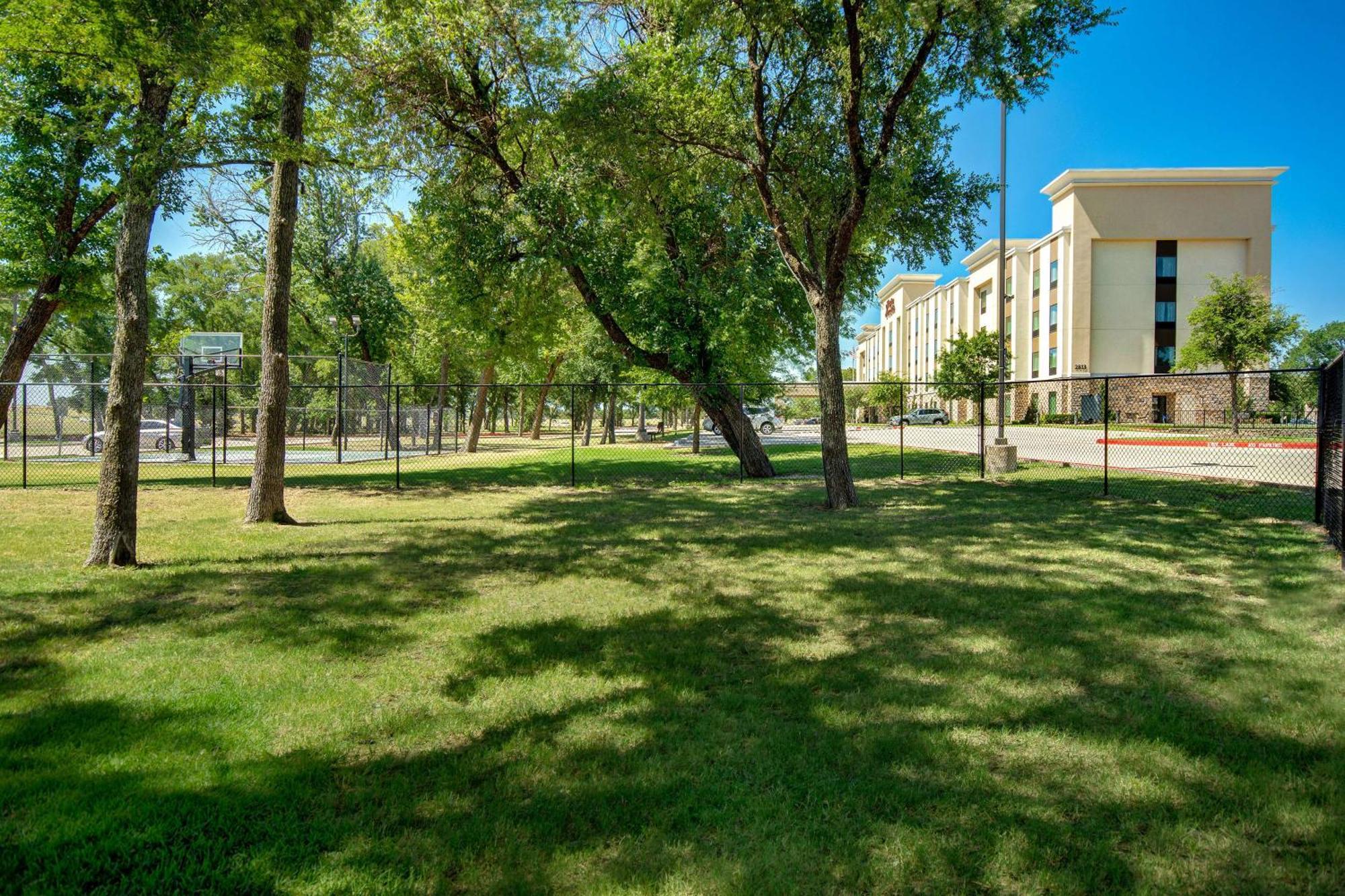 Hampton Inn & Suites Dallas/Plano-East Ngoại thất bức ảnh